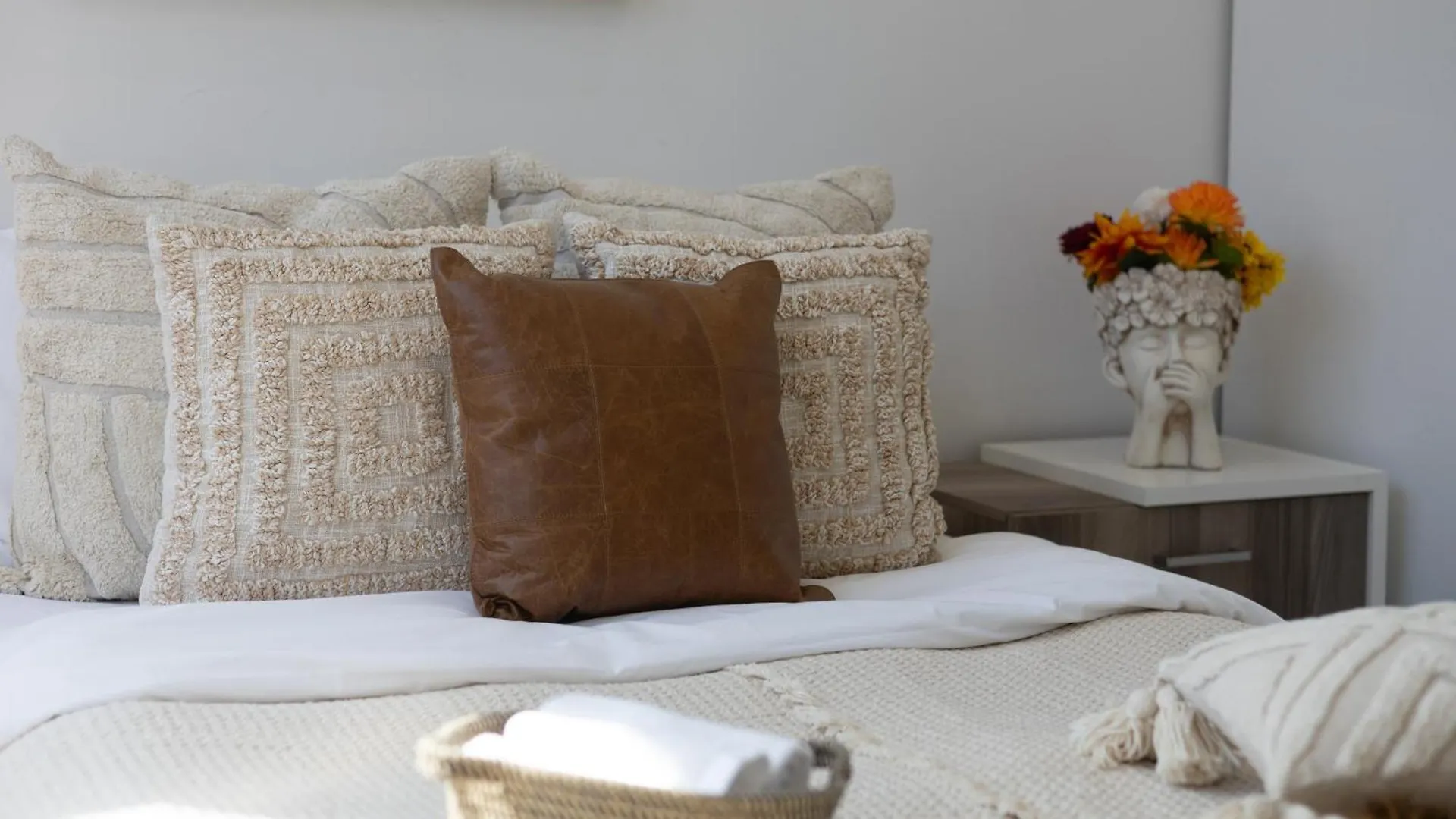 Cute 1Bdr Apt On Bishop St- Heart Of Mtl Montreal Canada