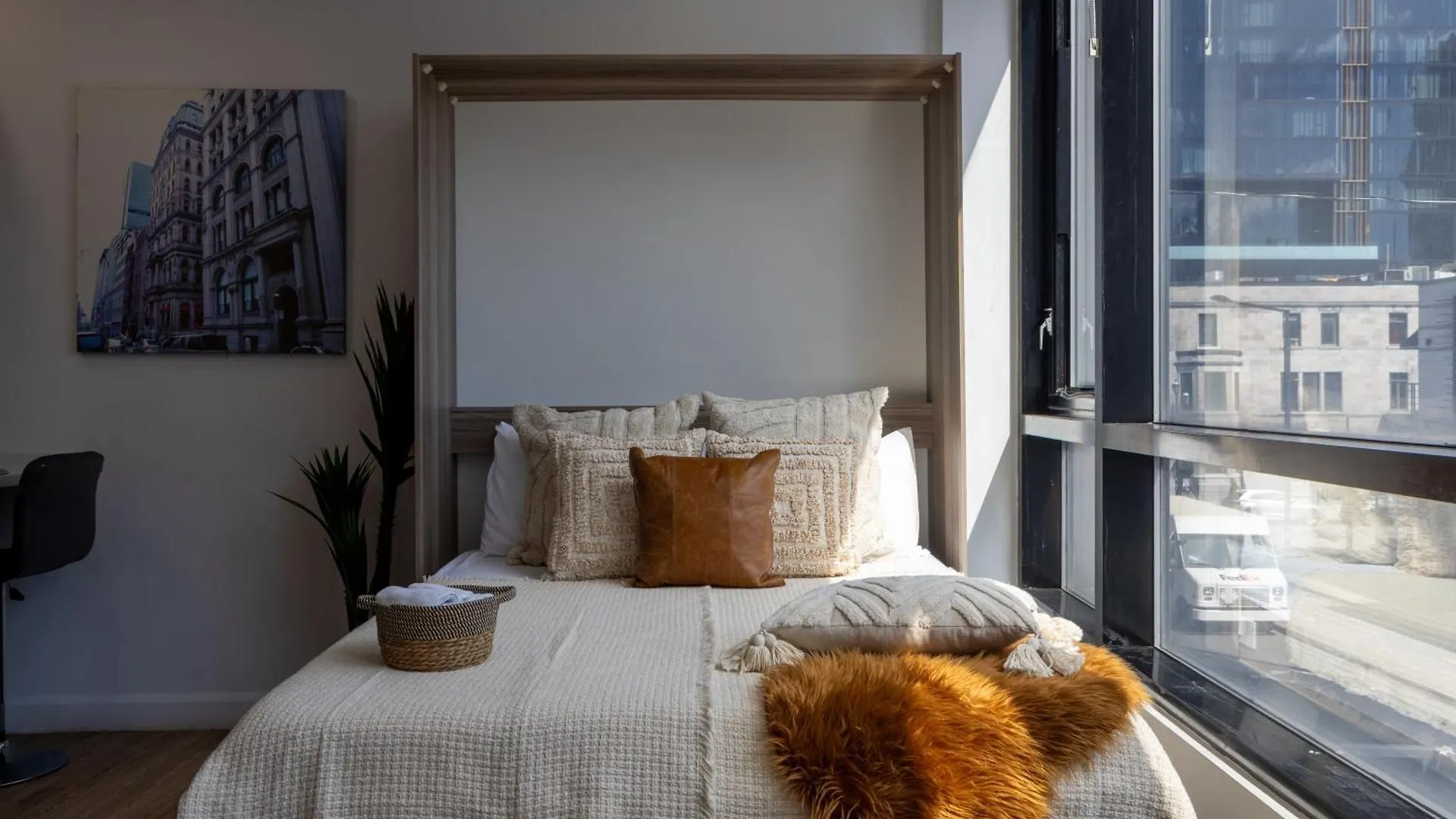 Cute 1Bdr Apt On Bishop St- Heart Of Mtl Montreal Apartment