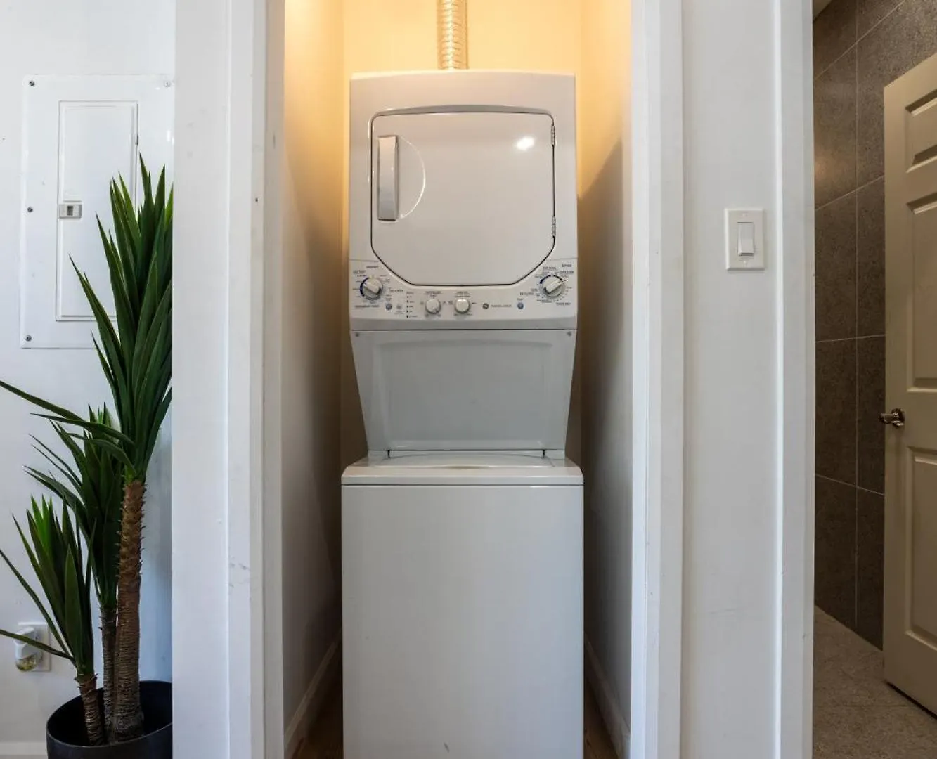 Apartment Cute 1Bdr Apt On Bishop St- Heart Of Mtl Montreal