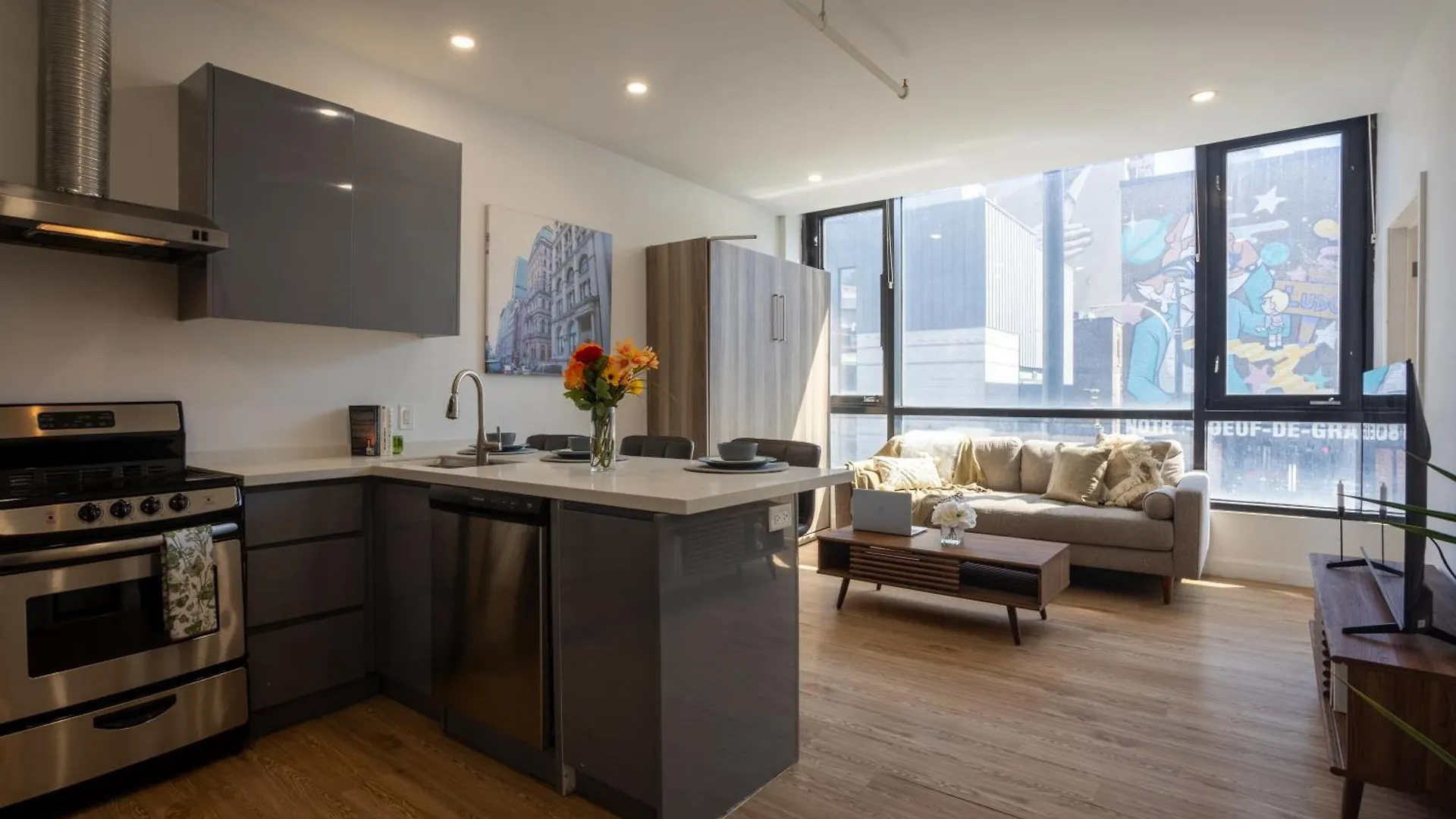 Cute 1Bdr Apt On Bishop St- Heart Of Mtl Montreal Apartment