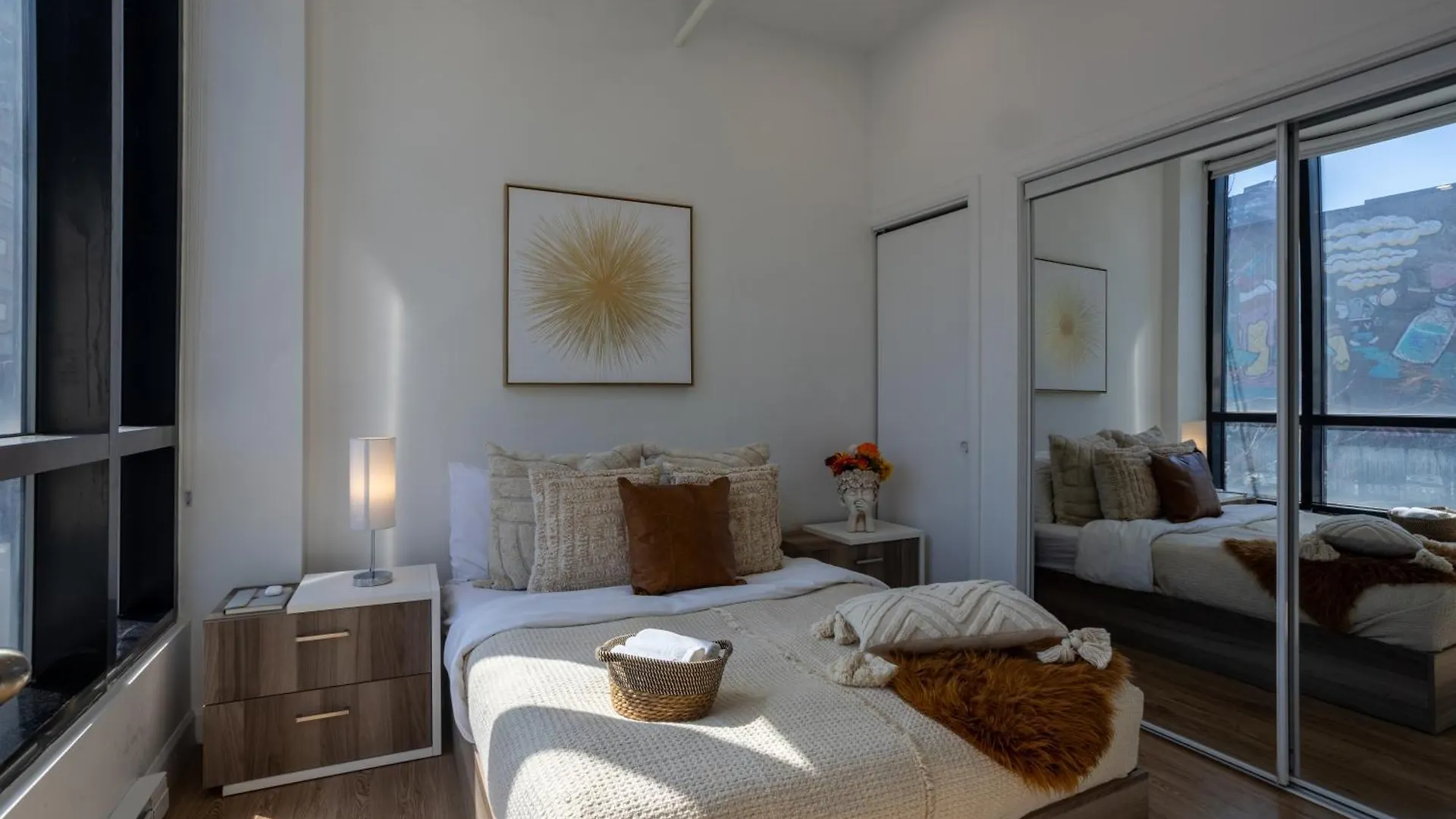 Apartment Cute 1Bdr Apt On Bishop St- Heart Of Mtl Montreal